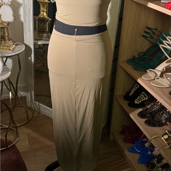 SKIMS Taupe Bodycon Two Piece Set - Picture 2 of 5